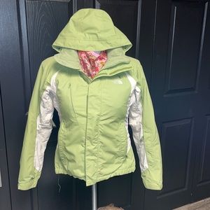 The North Face HyVent women’s winter coat EUC
